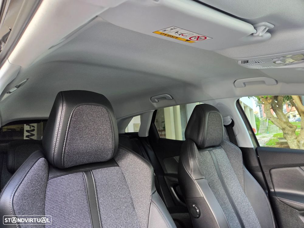 Peugeot 3008 PureTech 130 Stop & Start GPF EAT8 Allure - 29