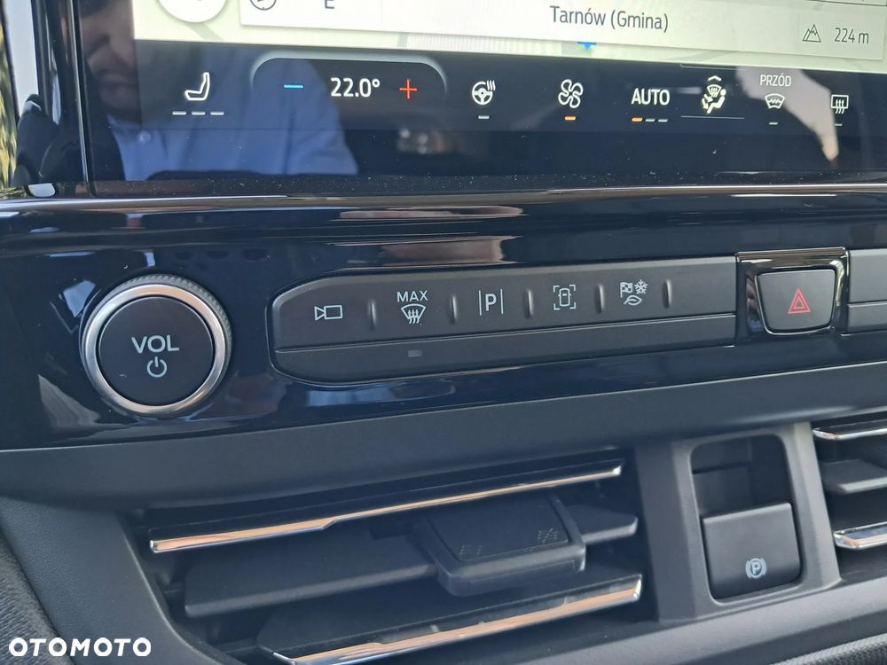 Ford Tourneo Custom 2.5 PHEV CVT 340 L2 Titanium - 25