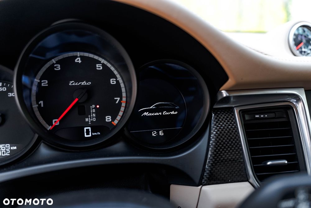 Porsche Macan Turbo - 22