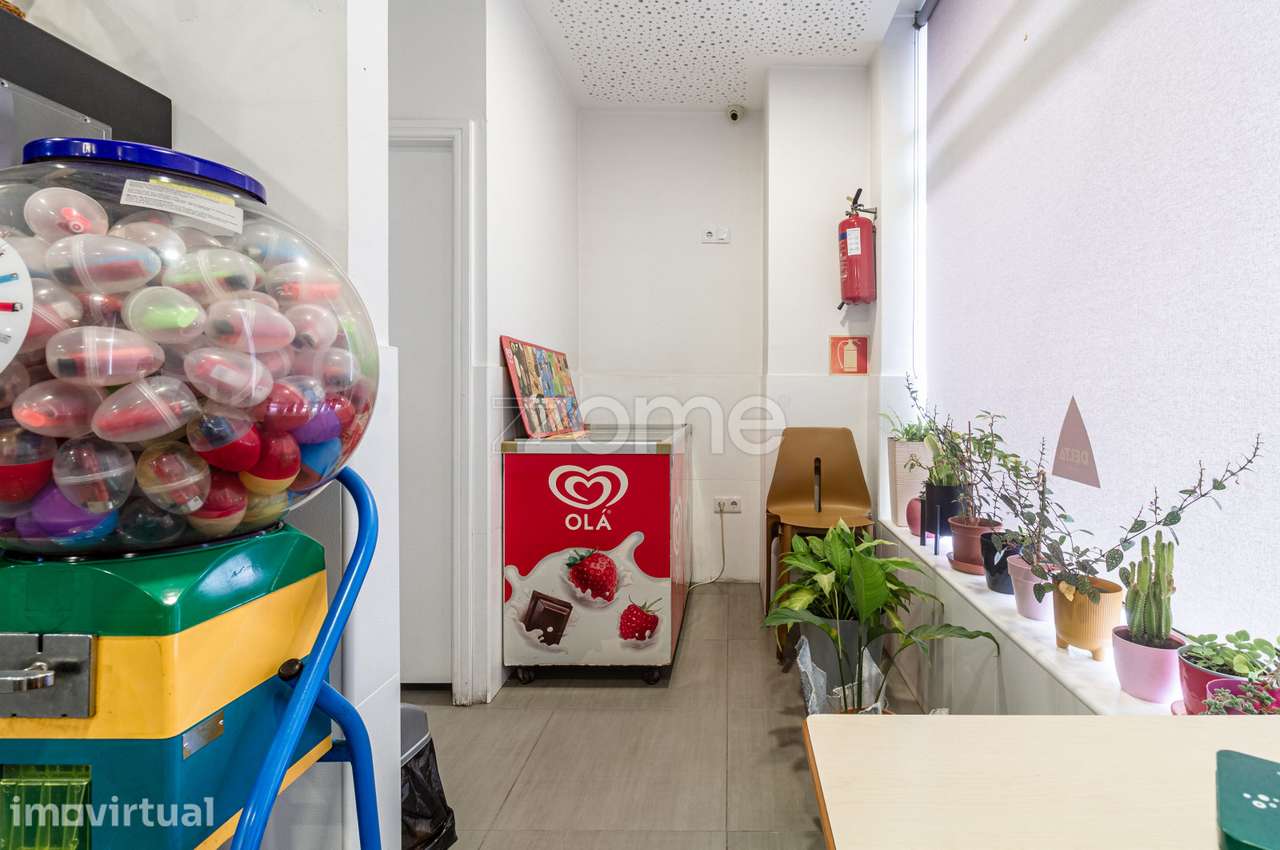 Confeitaria com Fabrico Próprio com Jogos Santa Casa, em Rio Tinto - Grande imagem: 5/18