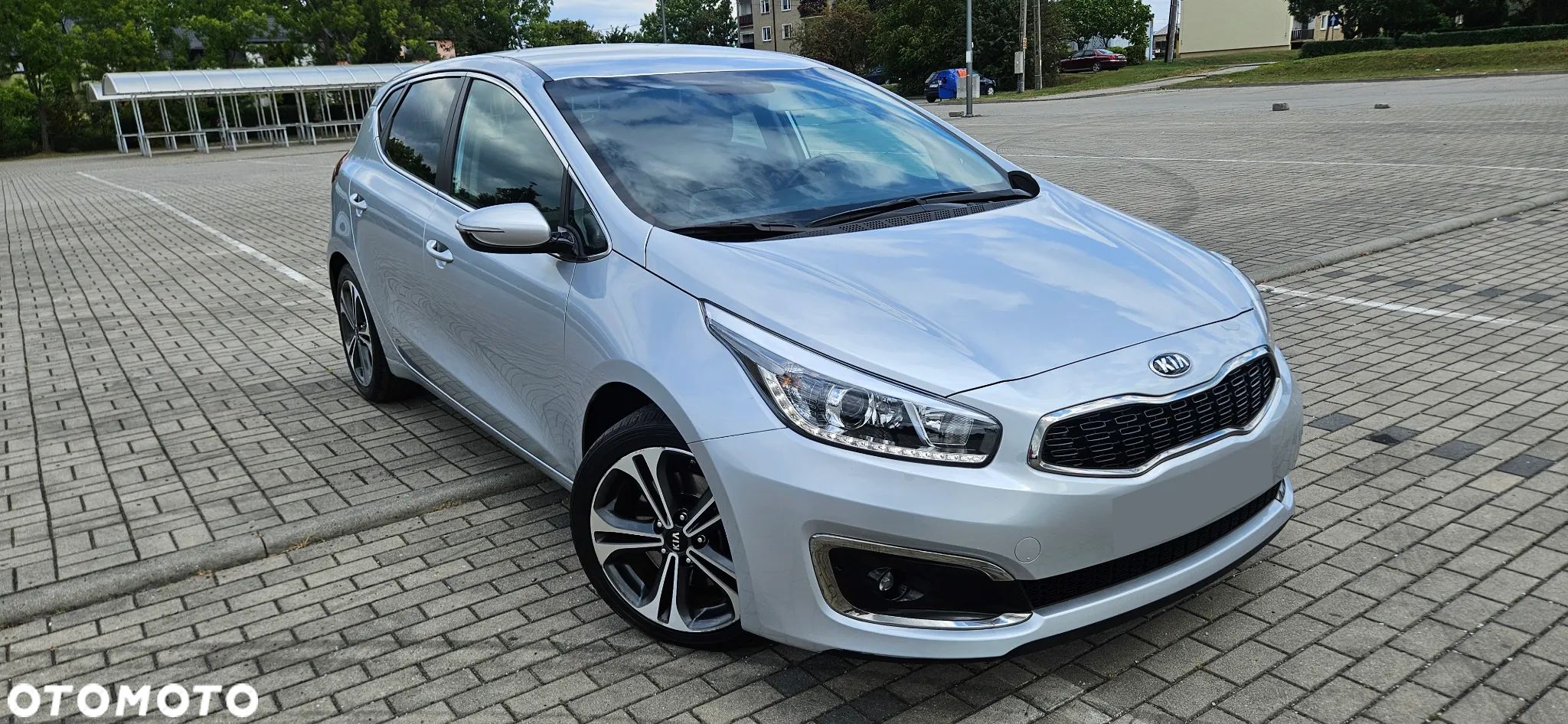 Kia Ceed 1.6 CRDi 136 DCT ISG SW Platinum Edition - 1