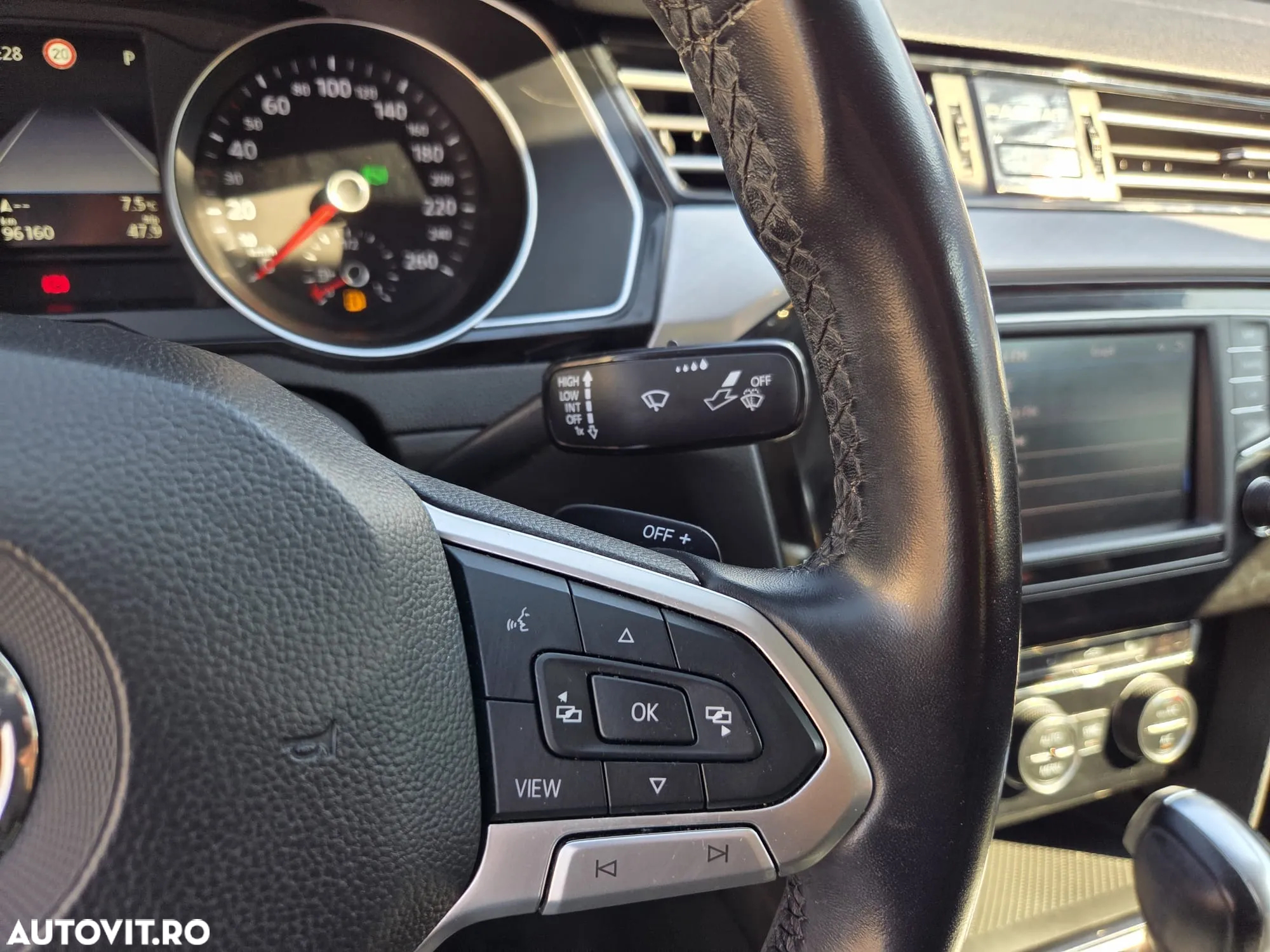 Volkswagen Passat 2.0 TDI DSG Comfortline - 13