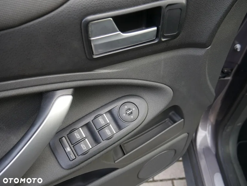 Ford Kuga 2.0 TDCi Titanium - 22