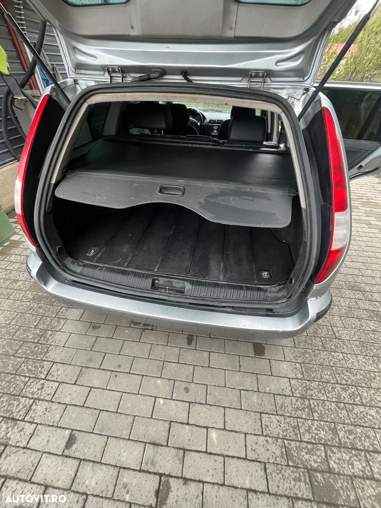 Ford Mondeo 2.0TDCi Ambiente - 9