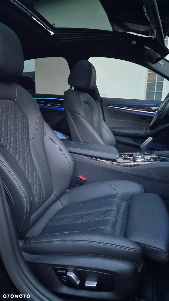 BMW Seria 5 530i Sport Line - 14