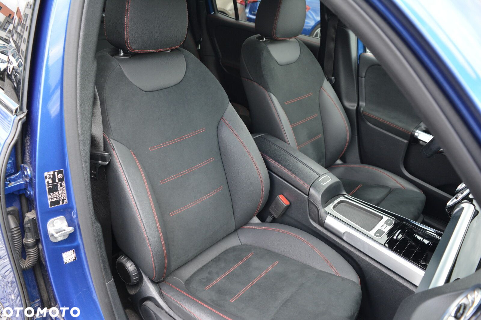Mercedes-Benz GLB 200 d 4-Matic AMG Line 8G-DCT - 25