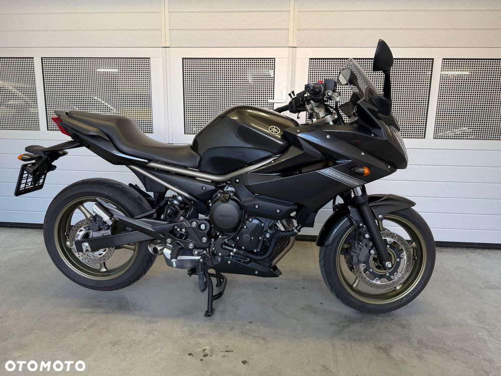 Yamaha XJ - 6