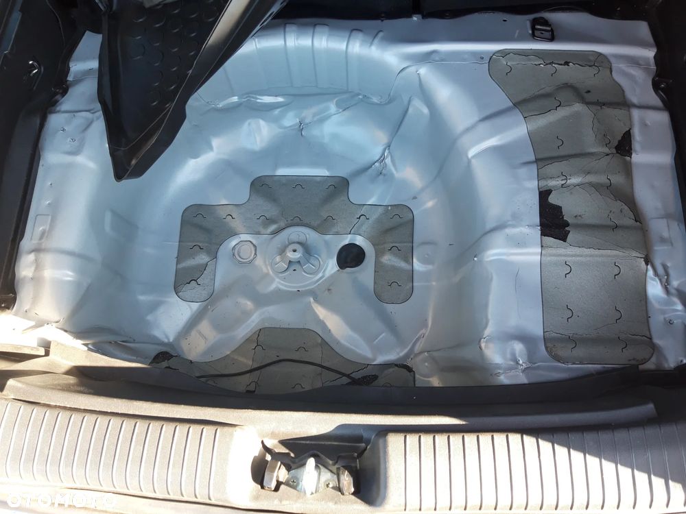 Hyundai ix20 1.4 blue - 16