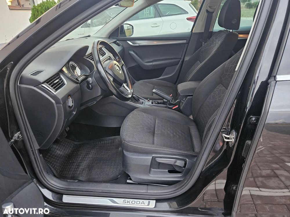 Skoda Octavia ver-2-0-tdi-dsg-clever - 4