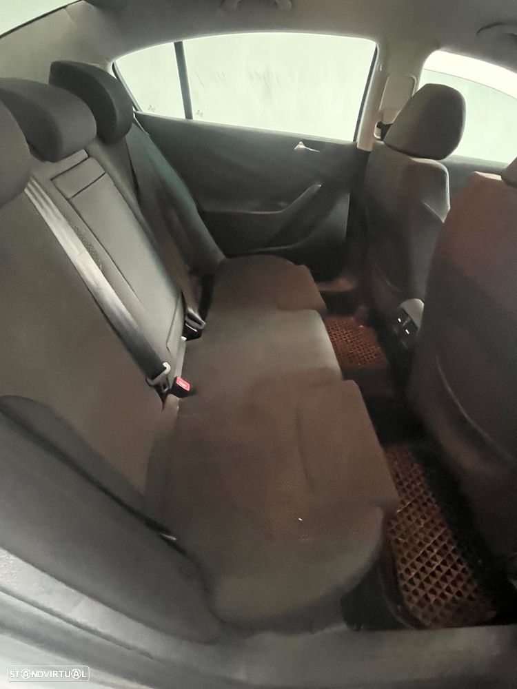 VW Passat 2.0 TDI Edition Confort. DSG - 7