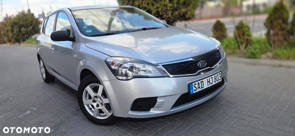 Kia Ceed 1.4 CVVT Dream-Team Edition - 21