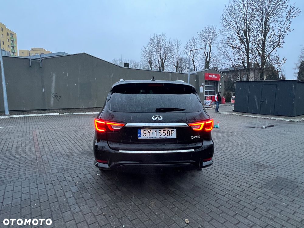 Infiniti Q60 - 9