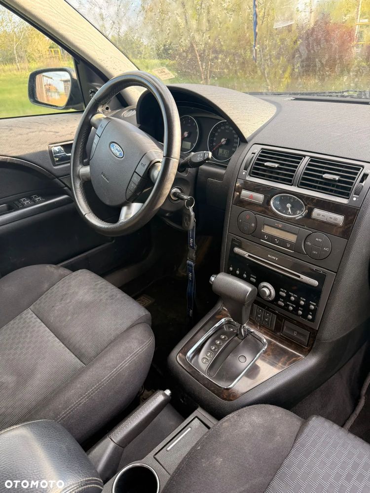 Ford Mondeo 2.0 Ghia - 7