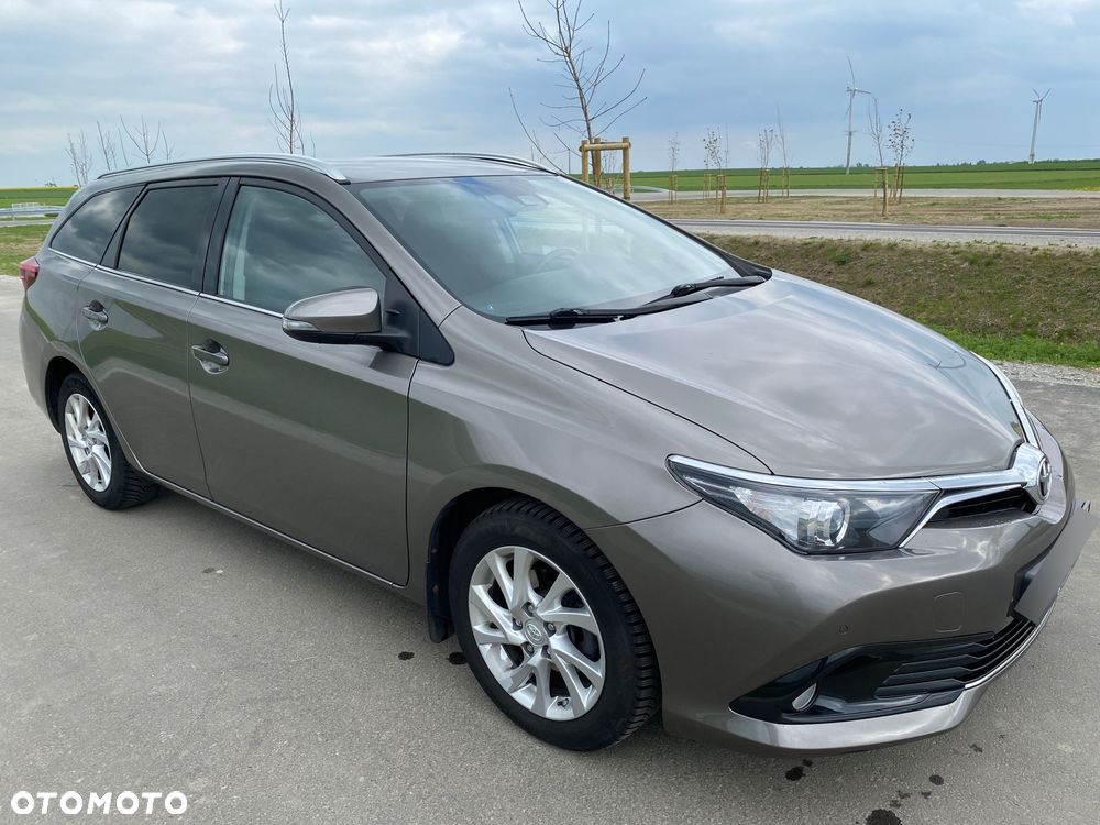 Toyota Auris 1.6 Premium - 3