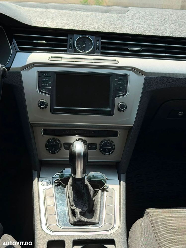 Volkswagen Passat 2.0 TDI DSG (BlueMotion Technology) Comfortline - 11
