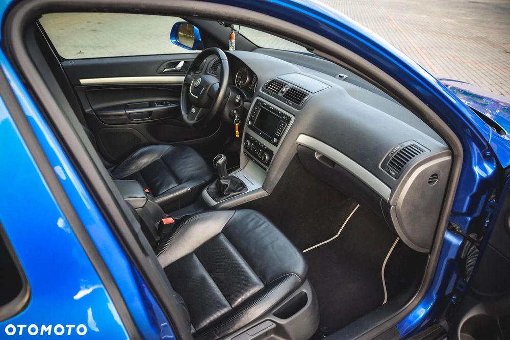 Skoda Octavia 2.0 TSI RS - 9