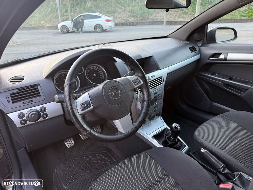 Opel Astra GTC - 8
