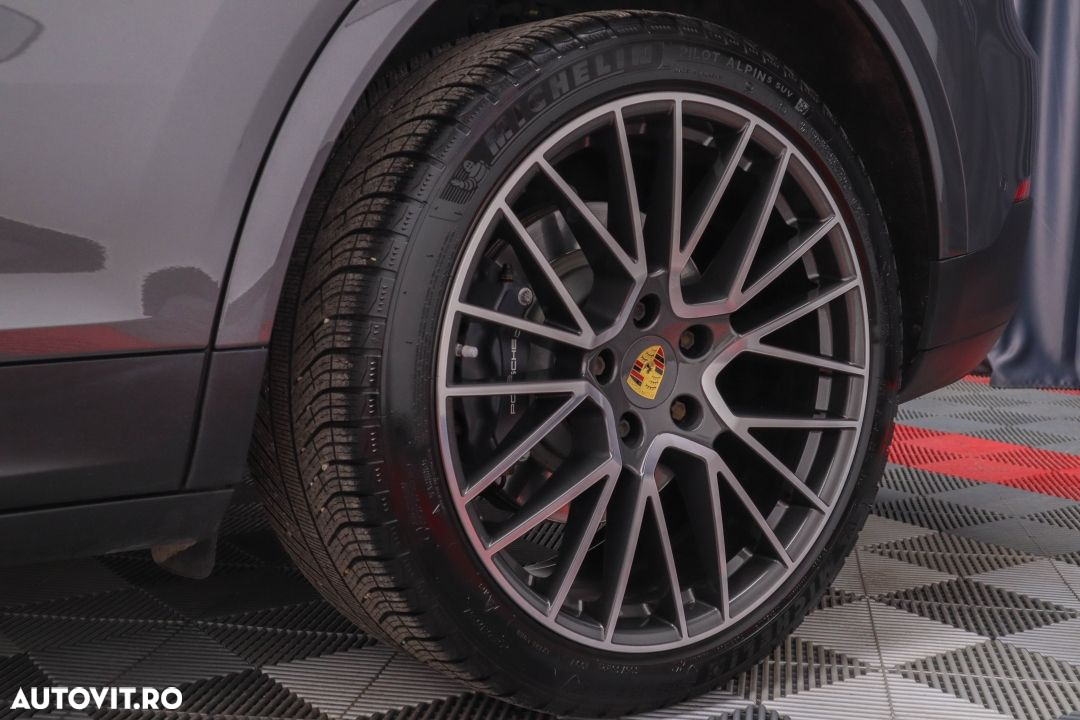 Porsche Cayenne E-Hybrid Tiptronic S Platinum Edition - 12