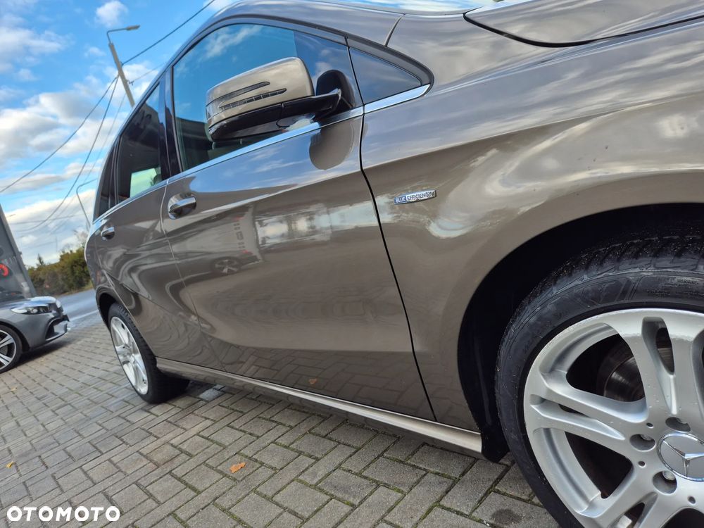 Mercedes-Benz Klasa B 180 7G-DCT UrbanStyle Edition - 21