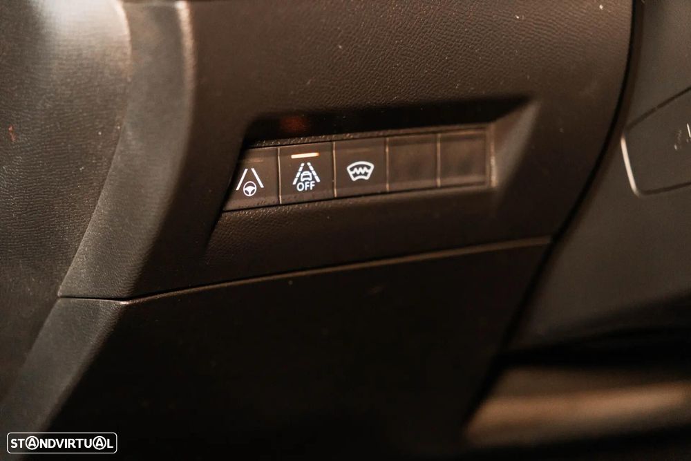 Peugeot e-2008 GT Pack - 39