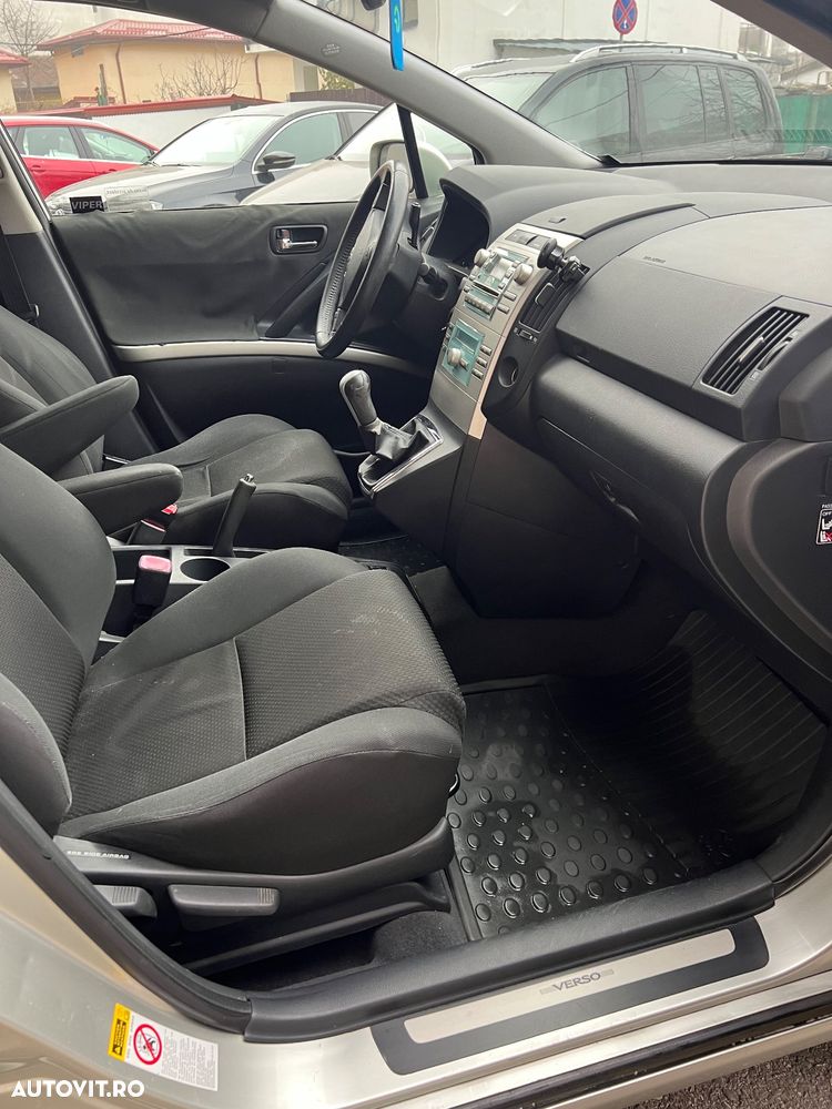 Toyota Corolla Verso 2.2 D-4D Sol - 8