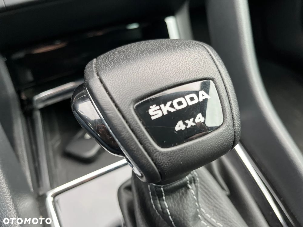 Skoda Karoq 2.0 TSI 4x4 Sportline DSG - 30