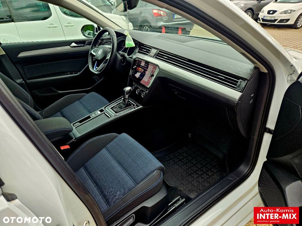 Volkswagen Passat - 21