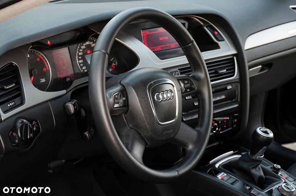 Audi A4 Avant 2.0 TDI DPF quattro Ambiente - 24