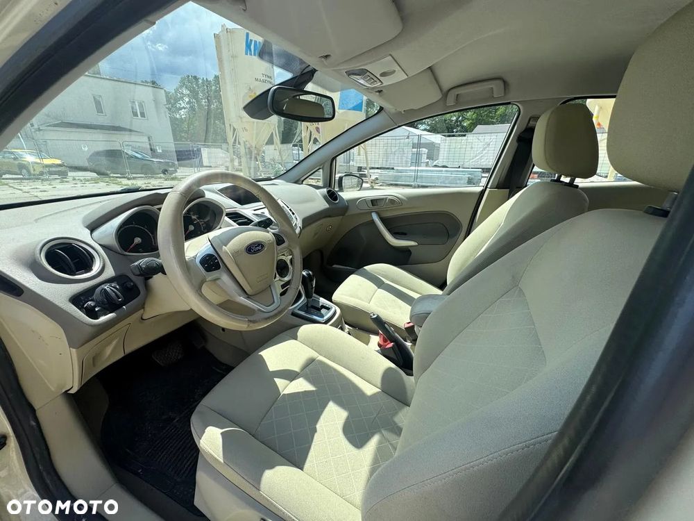 Ford Fiesta 1.4 Ghia - 10