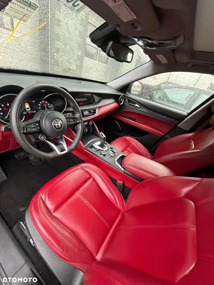 Alfa Romeo Stelvio - 18