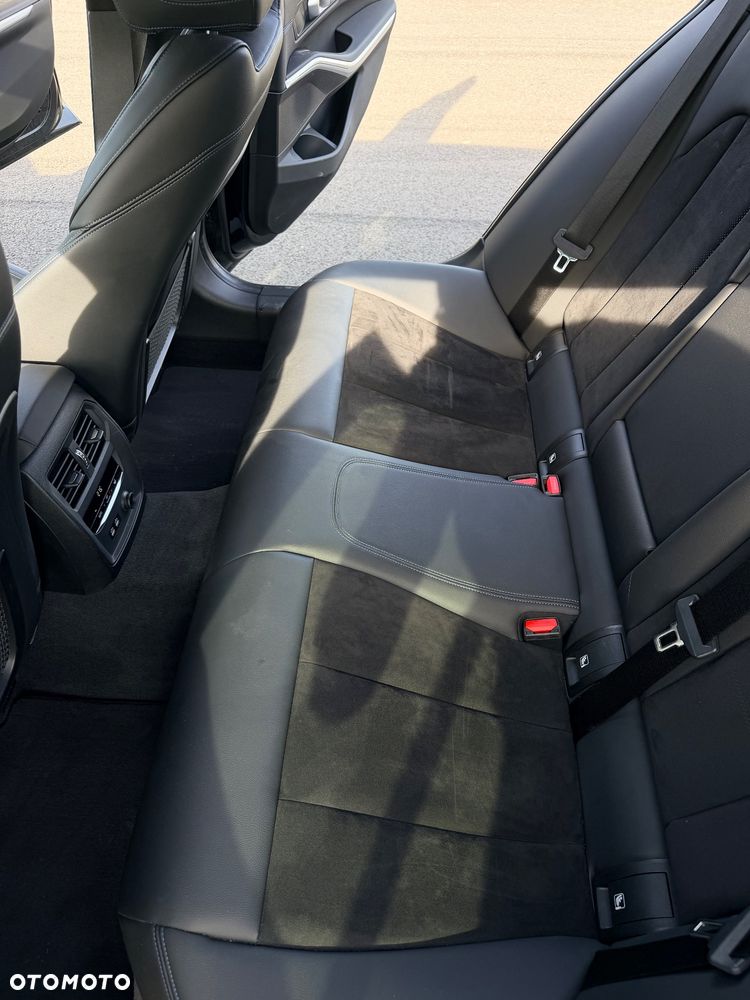 BMW Seria 3 320d xDrive M Sport Shadow sport - 21