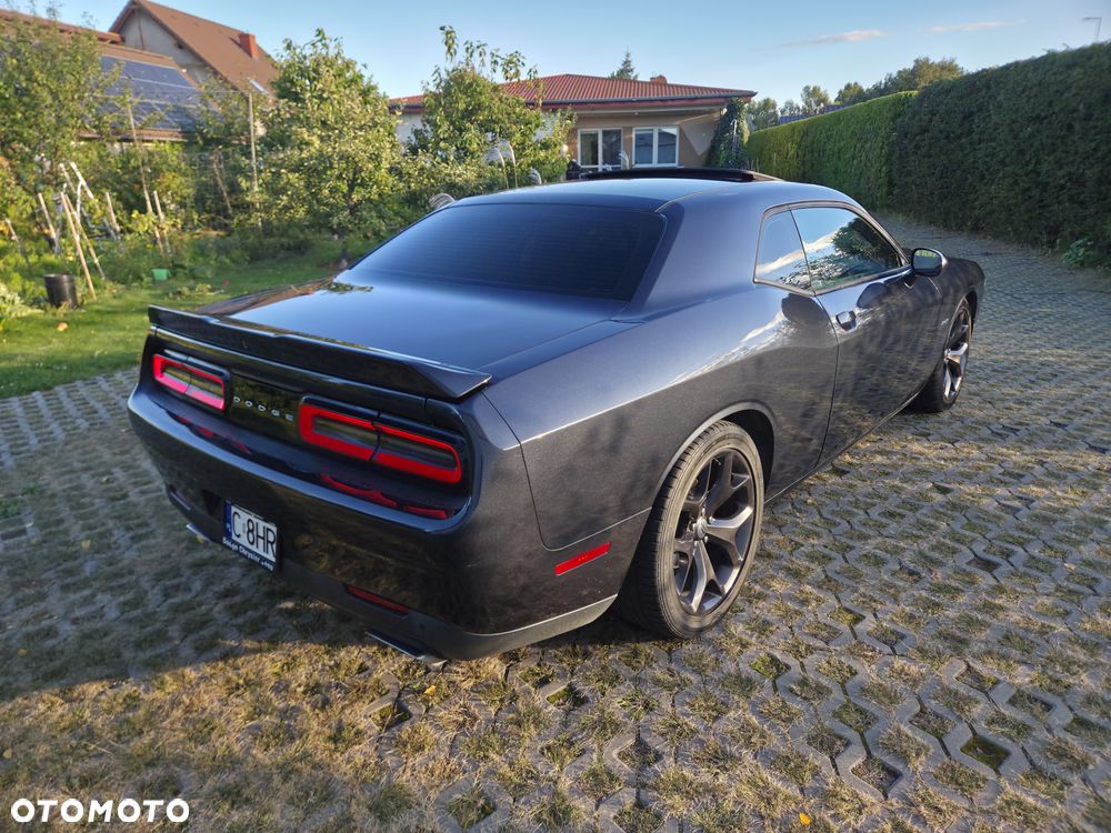 Dodge Challenger - 5