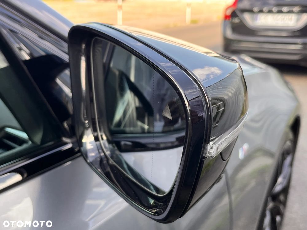 BMW Seria 3 M340i xDrive mHEV sport - 29