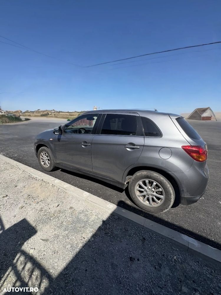 Mitsubishi ASX - 5