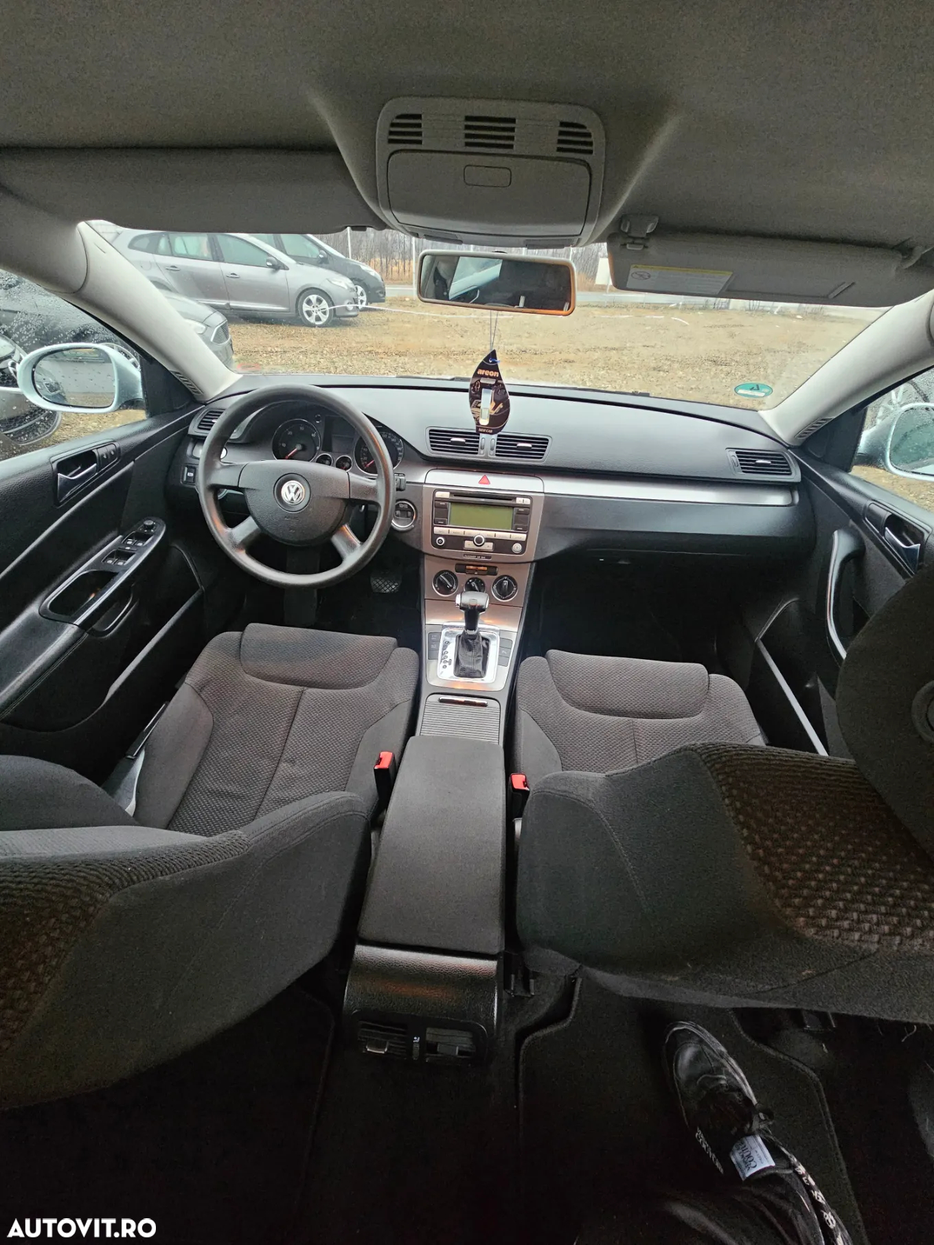 Volkswagen Passat - 4