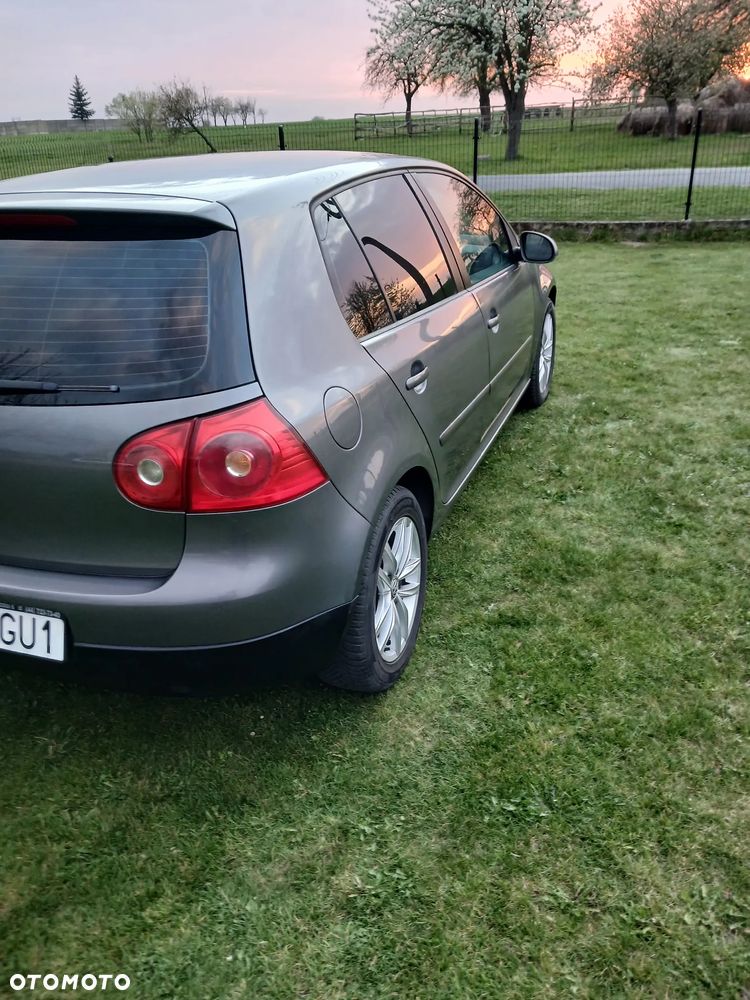 Volkswagen Golf 2.0 FSI Comfortline - 19