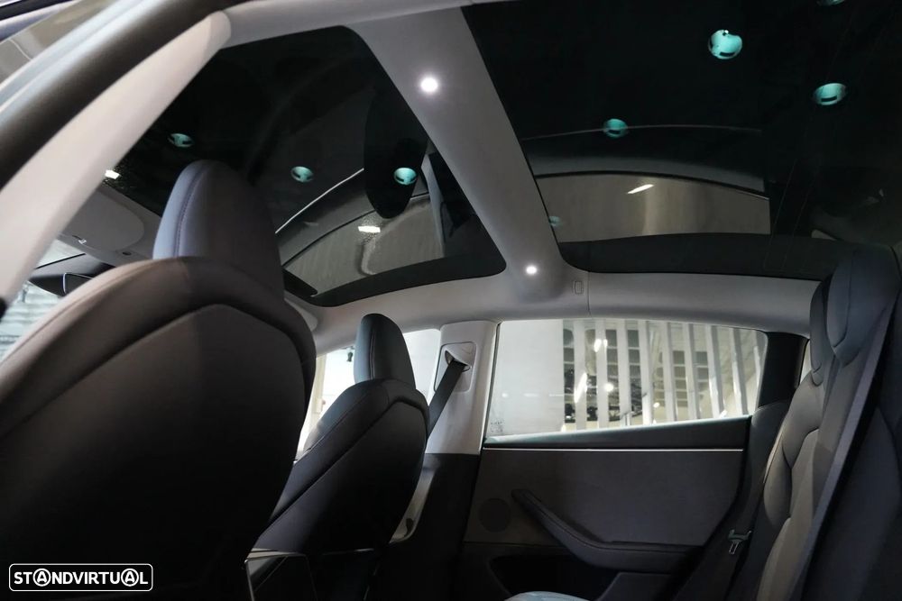 Tesla Model 3 - 21