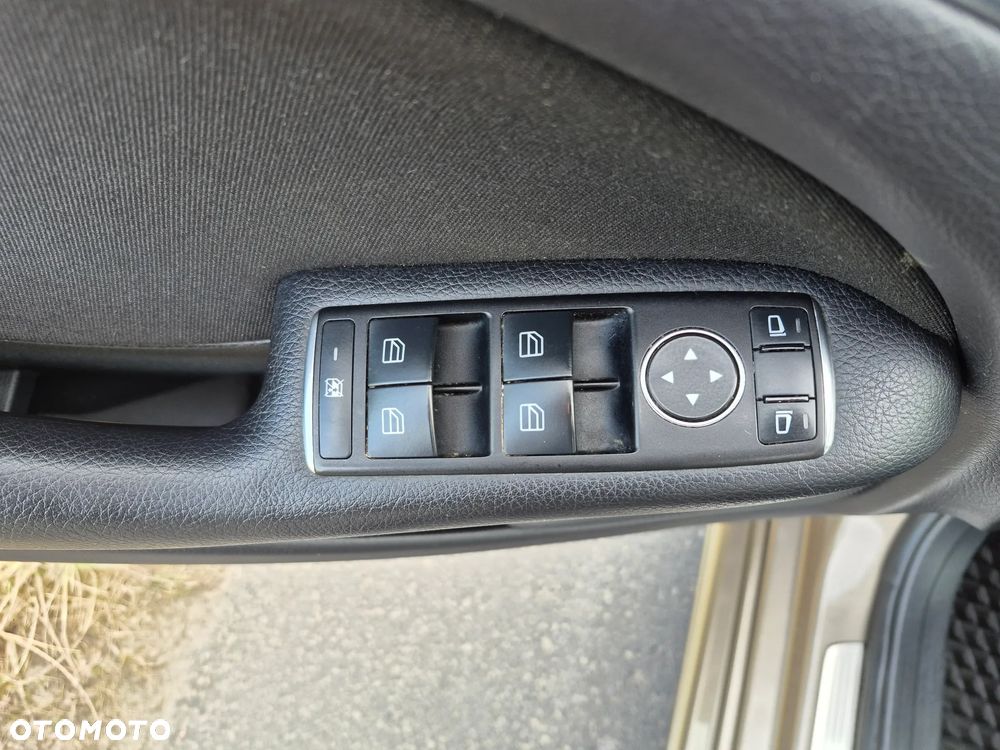 Mercedes-Benz Klasa B 180 (BlueEFFICIENCY) 7G-DCT - 14