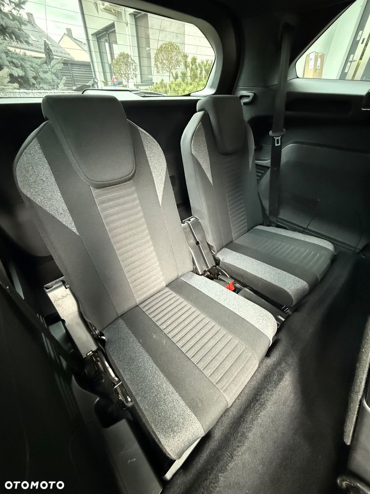 Peugeot 5008 - 24