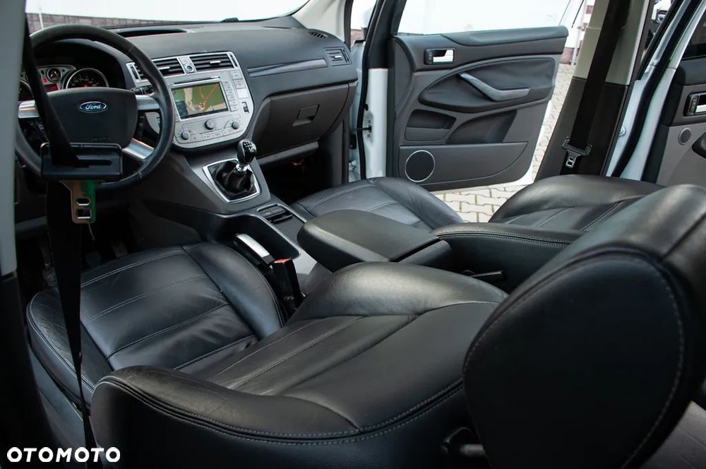 Ford Kuga 2.0 TDCi 4x4 Titanium - 24