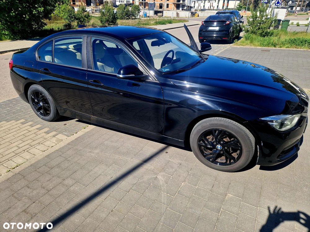 BMW Seria 3 318i - 1