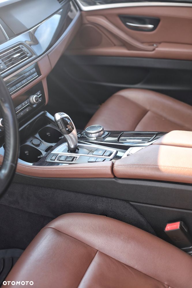 BMW Seria 5 520d Luxury Line - 16