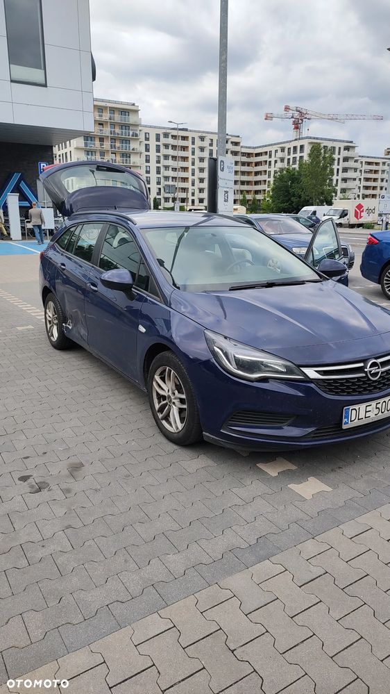 Opel Astra 1.6 CDTI Sport - 4
