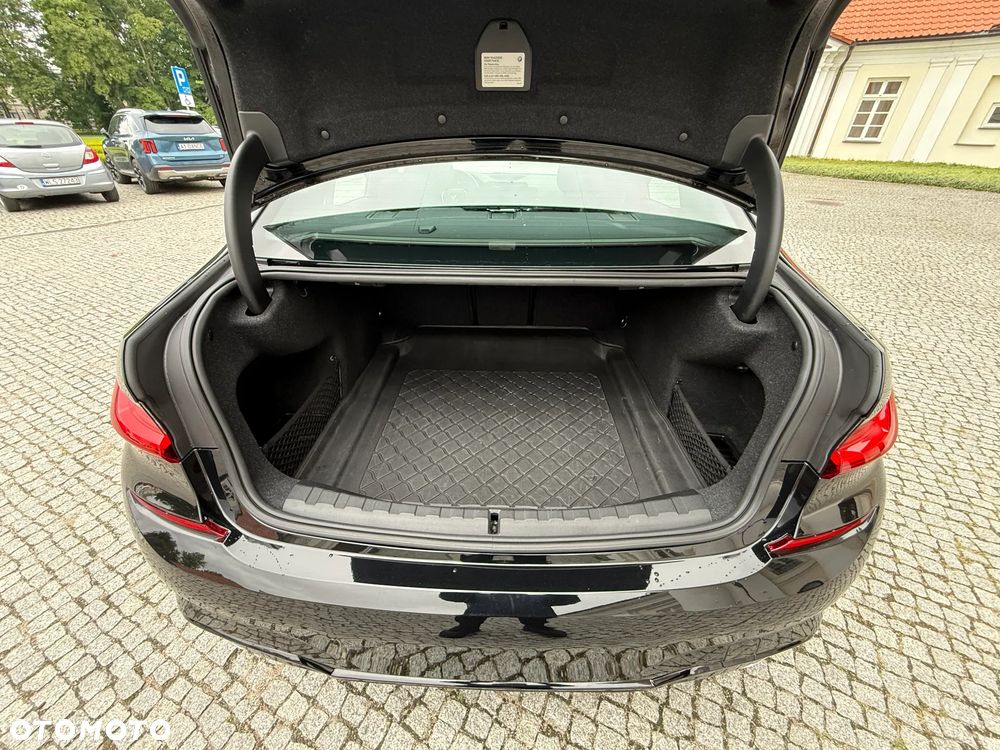BMW Seria 3 330i xDrive - 12