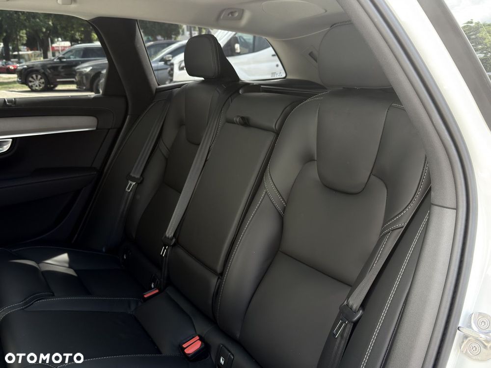 Volvo V90 Cross Country - 18