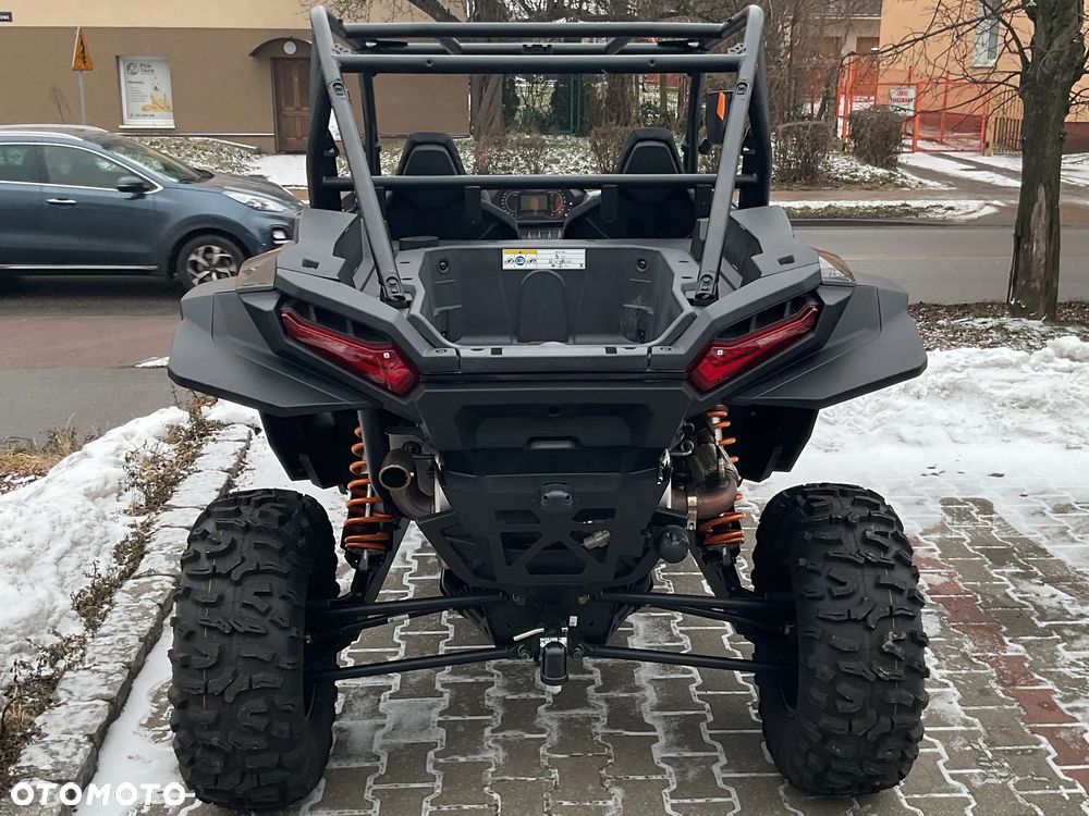 Polaris RZR - 8