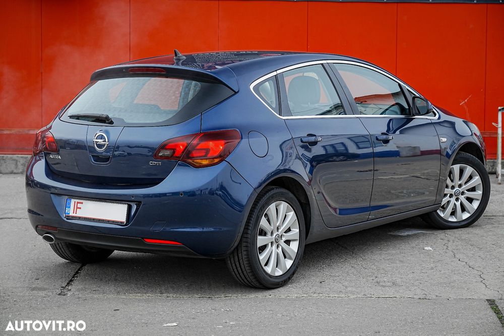 Opel Astra 2.0 CDTI DPF Automatik Cosmo - 3