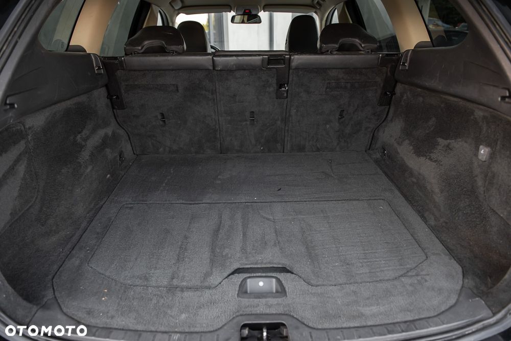 Volvo XC 60 - 30