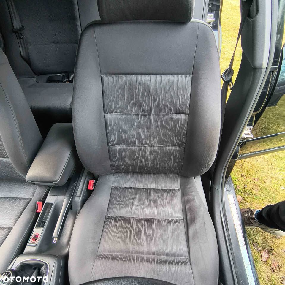 Audi A4 Limousine - 10