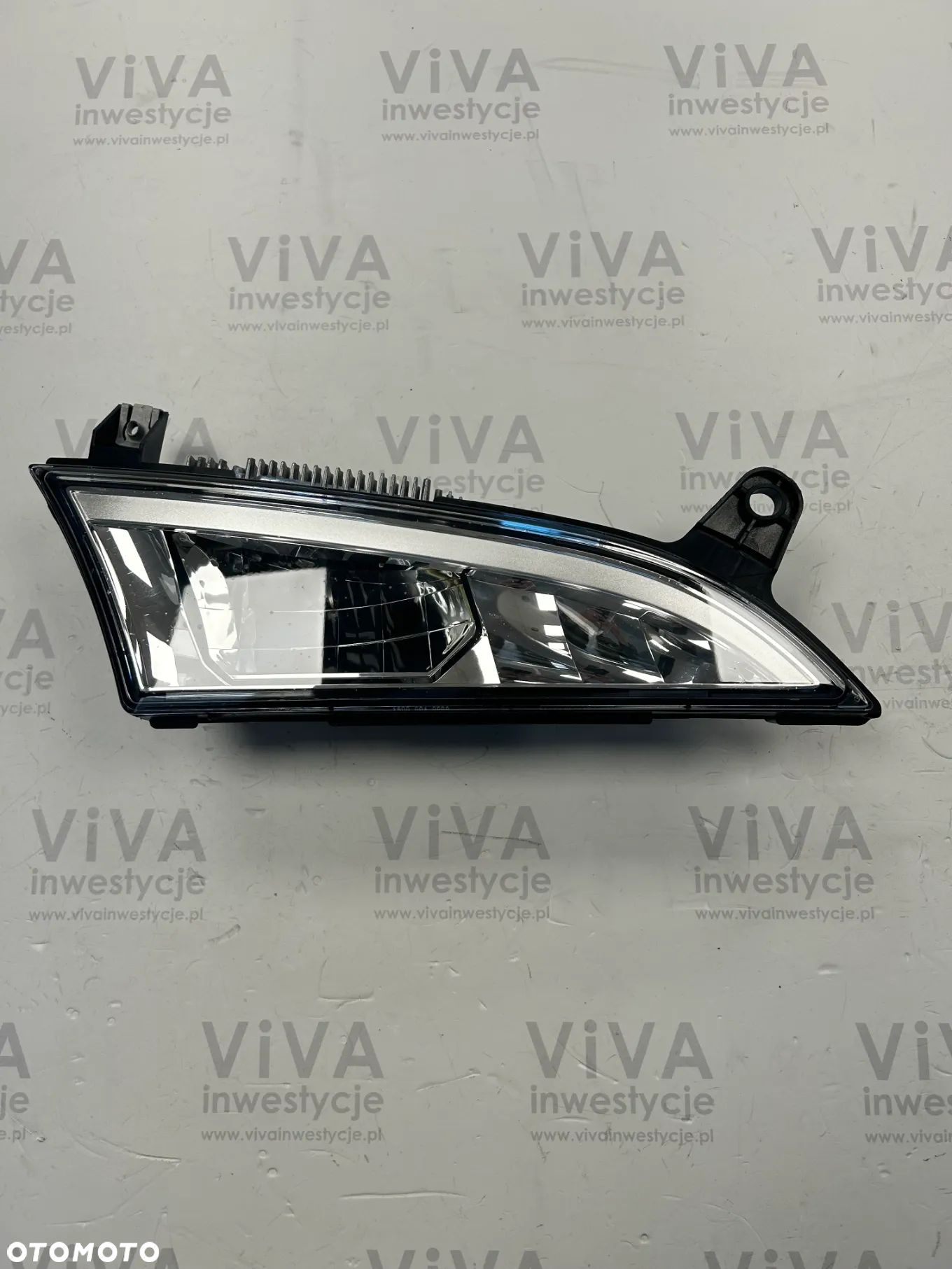 SCANIA OE HALOGEN REFLEKTOR LED DALEKOSIĘŻNY PRAWY 2948556 - 1